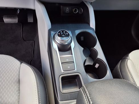 Used 2025 Ford Escape SE w/ Class II Trailer Tow Package image 18