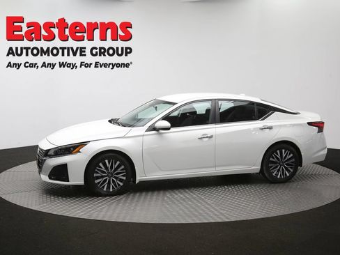 Used 2023 Nissan Altima 2.5 SV FWD image 57