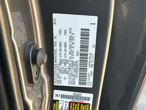 Used 2023 Toyota Tundra Limited w/ TRD Off-Road Package AWD/4WD image 28