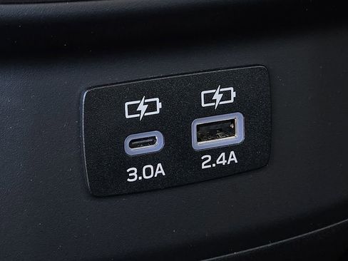 Certified 2025 Subaru Outback Premium image 11