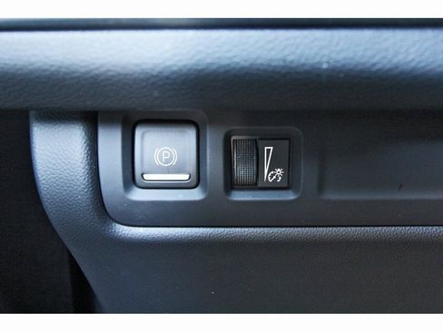 Used 2024 Cadillac XT4 Luxury w/ Cold Weather Package image 19