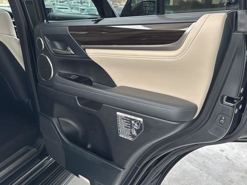 Used 2019 Lexus LX 570 4WD image 13