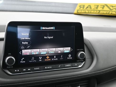 Used 2025 Nissan Rogue SV FWD image 27