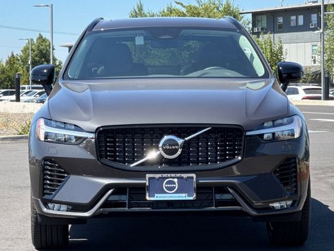 New 2025 Volvo XC60 B5 Core w/ Protection Package Premier image 8