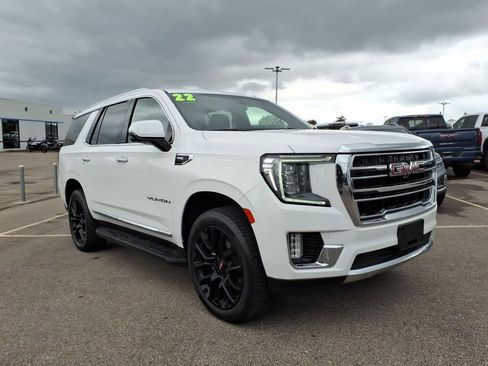 Used 2022 GMC Yukon SLT w/ SLT Premium Package AWD/4WD image 3