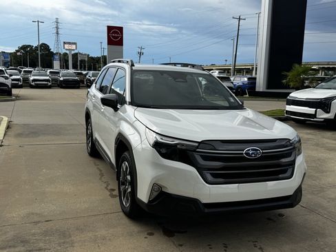 Used 2026 Subaru Forester Premium AWD/4WD image 6