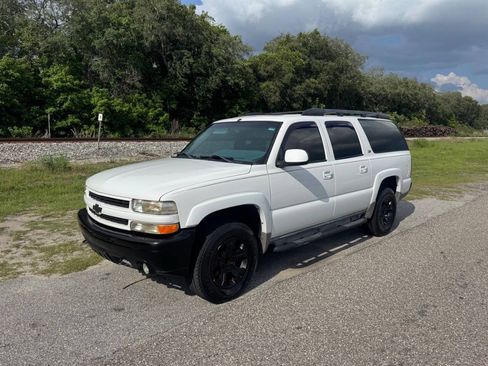 Used 2003 Chevrolet Suburban Z71 AWD/4WD image 2