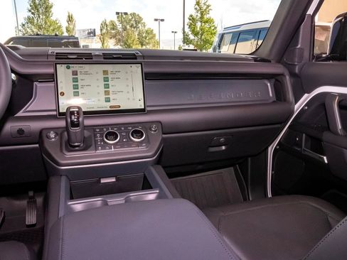 New 2025 Land Rover Defender 110 S image 41