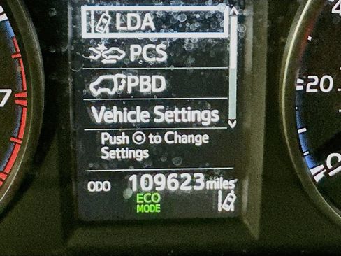 Used 2017 Toyota RAV4 XLE FWD image 14