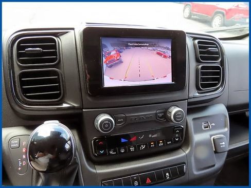 Used 2025 RAM ProMaster 2500 w/ Convenience Group FWD image 14