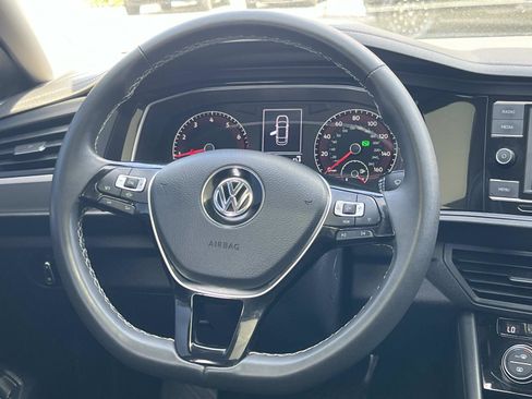 Certified 2021 Volkswagen Jetta SE w/ SE Cold Weather Package image 8