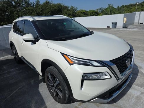 Used 2023 Nissan Rogue Platinum FWD image 11