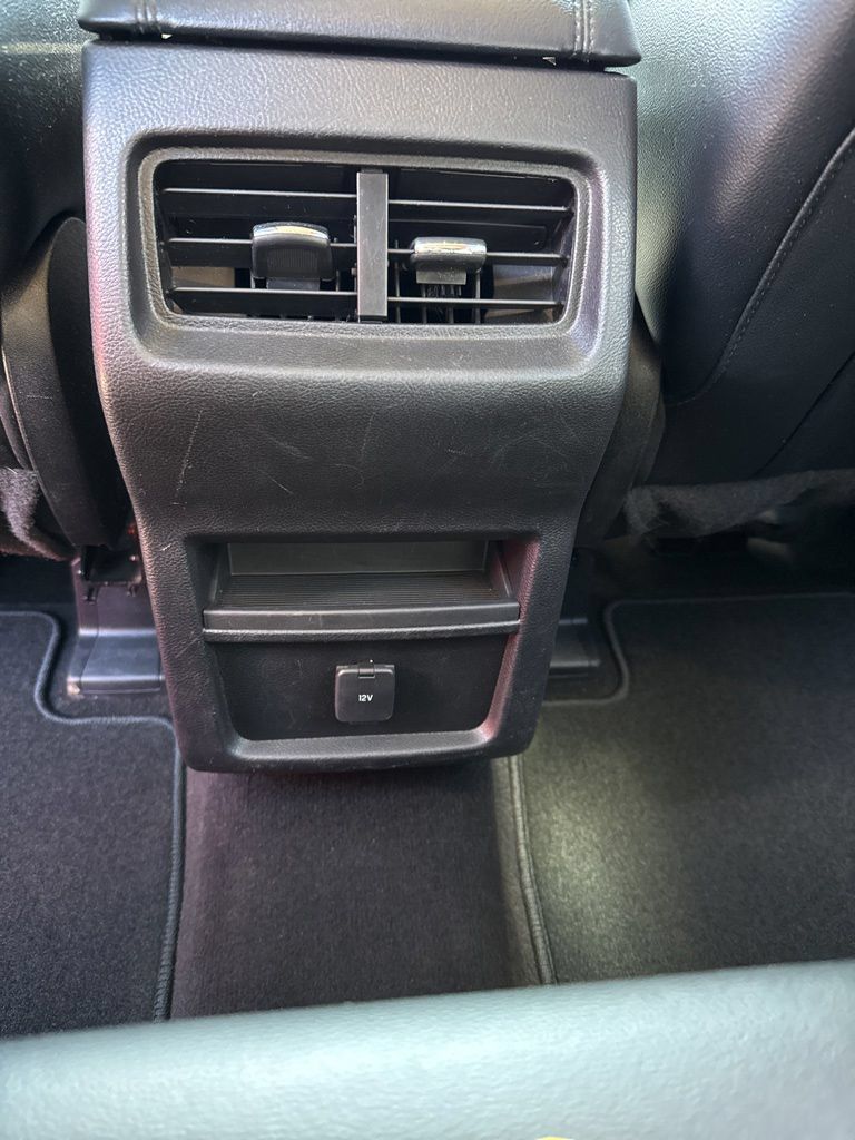 Used 2019 Ford Edge SEL w/ Cold Weather Package AWD/4WD image 9
