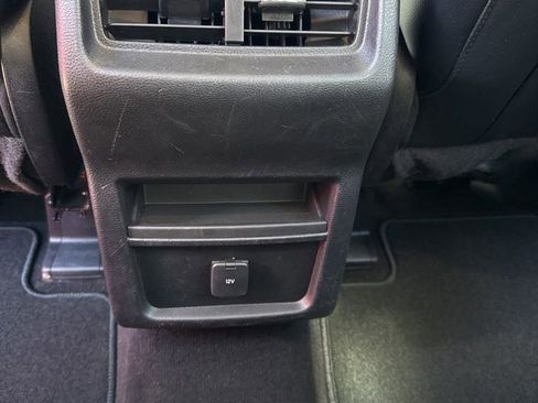 Used 2019 Ford Edge SEL w/ Cold Weather Package AWD/4WD image 9
