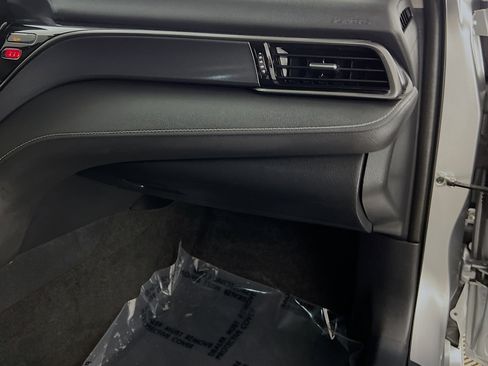 Used 2022 Toyota Camry SE image 35