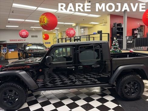 Used 2023 Jeep Gladiator Mojave w/ Cold Weather Group image 8