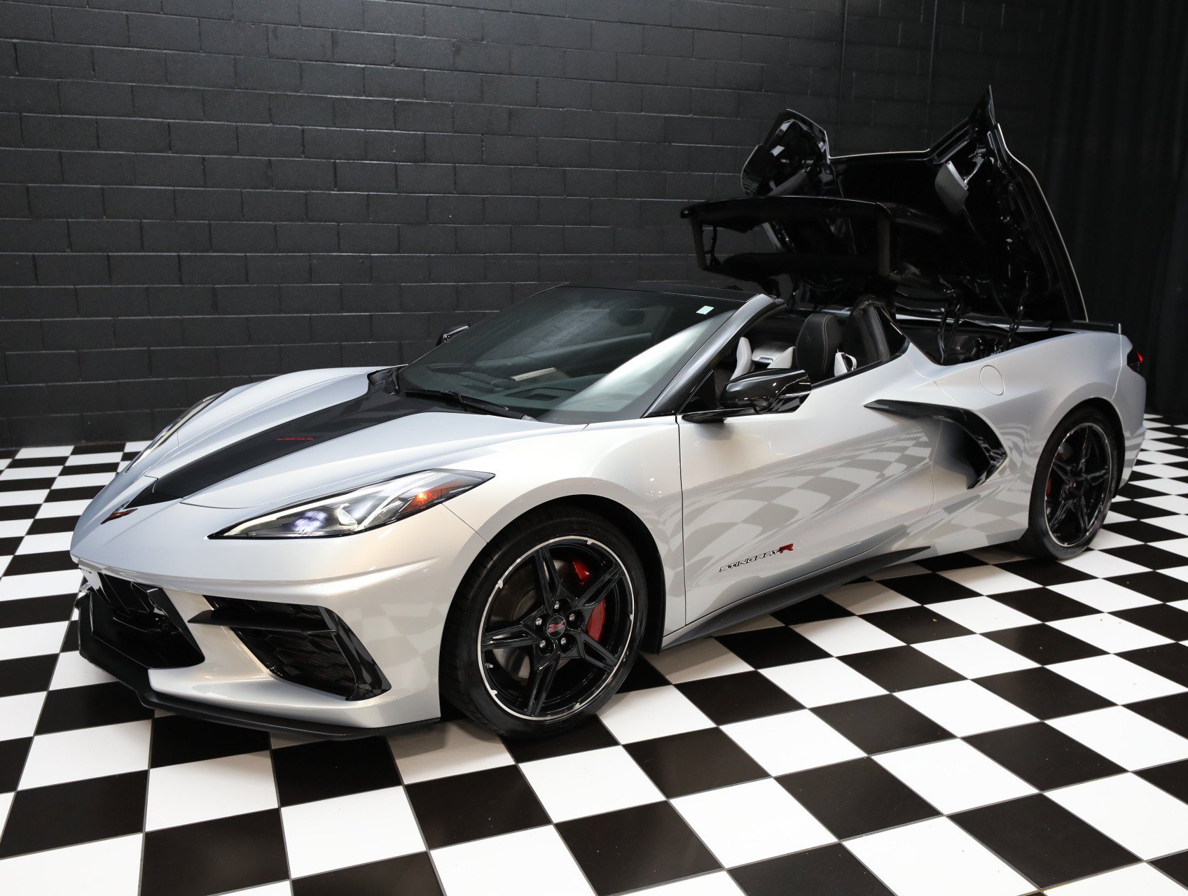 Used 2021 Chevrolet Corvette Stingray Premium Conv w/ Z51 Performance Package RWD image 43