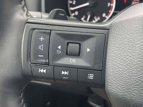 Used 2025 Nissan Rogue SV FWD image 23