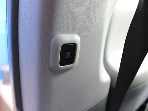 Used 2014 Toyota Sienna LE FWD image 8