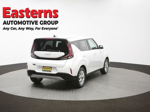 Used 2025 Kia Soul LX w/ LX Technology Package FWD image 39
