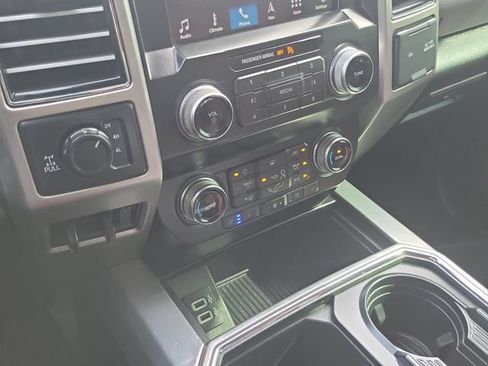 Used 2019 Ford F250 Platinum w/ Platinum Ultimate Package AWD/4WD image 29