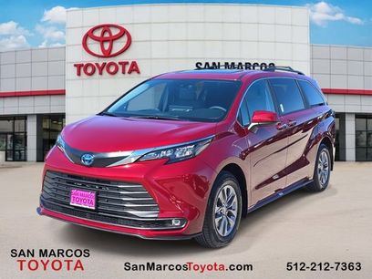 New 2025 Toyota Sienna XLE