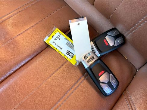 Used 2021 Audi Q5 Premium Plus w/ Premium Plus Package image 15