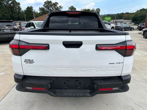 Used 2023 Hyundai Santa Cruz SEL Premium image 18