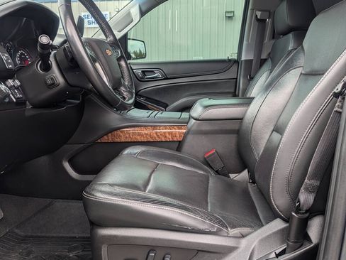 Used 2019 Chevrolet Suburban Premier AWD/4WD image 13