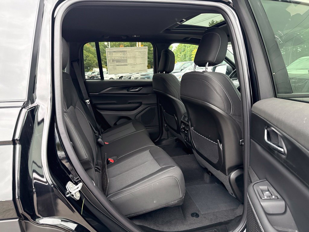 New 2027 Jeep Grand Cherokee Laredo X AWD/4WD image 24