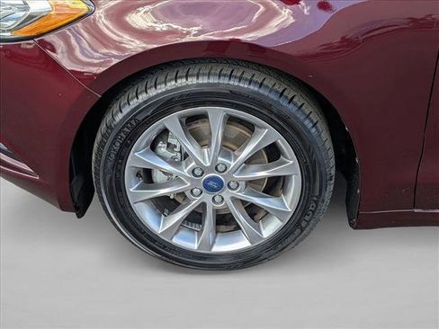 Used 2017 Ford Fusion SE w/ Fusion SE Technology Package image 22