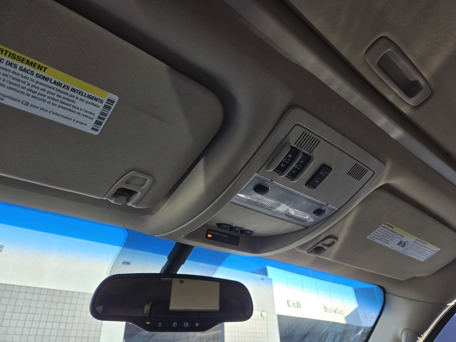 Used 2011 GMC Yukon XL Denali AWD/4WD image 17