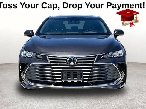 Used 2019 Toyota Avalon XLE w/ Moonroof Package FWD image 3