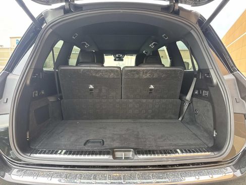 Used 2025 Mercedes-Benz GLS 580 4MATIC image 11