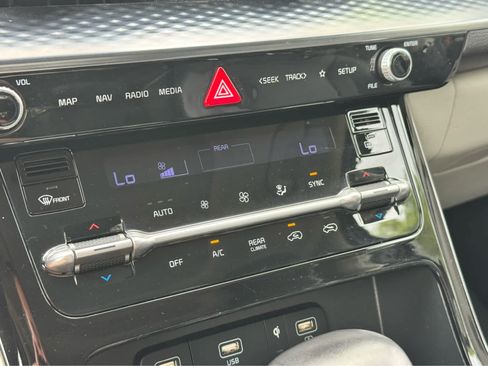 Used 2022 Kia Carnival SX Prestige FWD image 23