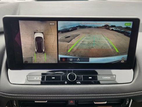 Used 2025 Nissan Rogue SL w/ Tech Package FWD image 6