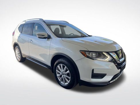 Used 2017 Nissan Rogue SV AWD/4WD image 3