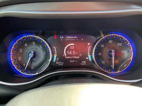 Used 2025 Chrysler Pacifica Select FWD image 15