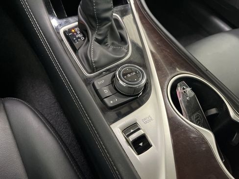 Used 2018 INFINITI Q50 Luxe w/ Cargo Package (L95) AWD/4WD image 19