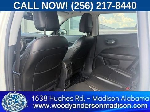 Used 2019 Jeep Compass Latitude w/ Popular Equipment Group FWD image 9
