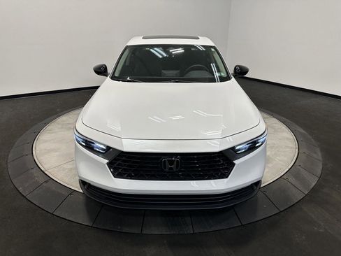 Certified 2025 Honda Accord SE image 2