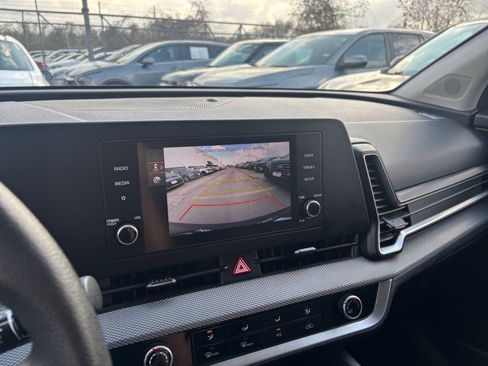 Used 2025 Kia Sportage LX image 23