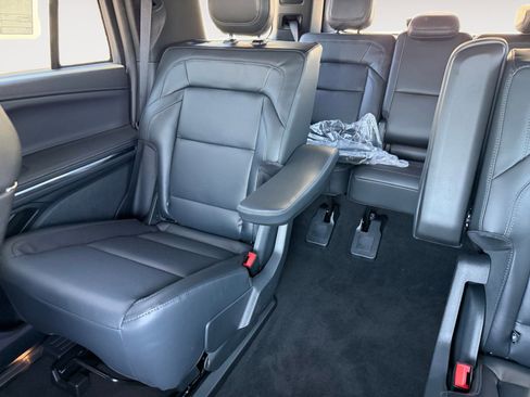 New 2026 Lincoln Navigator Reserve AWD/4WD image 13
