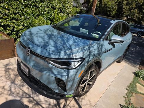 Used 2023 Volkswagen ID.4 S image 2