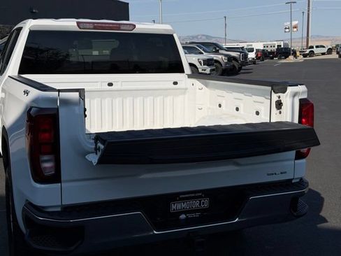 Used 2023 GMC Sierra 1500 SLE AWD/4WD image 8