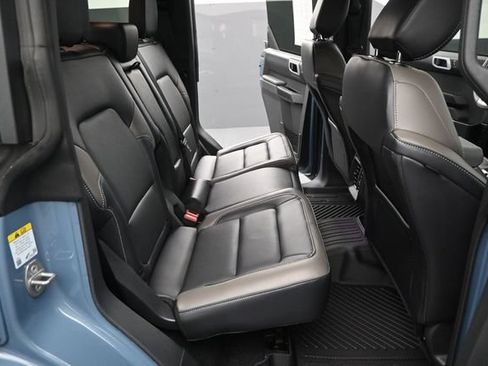 Used 2025 Ford Bronco Outer Banks AWD/4WD image 14