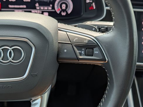 Used 2019 Audi Q8 Premium Plus w/ Premium Plus AWD/4WD image 28