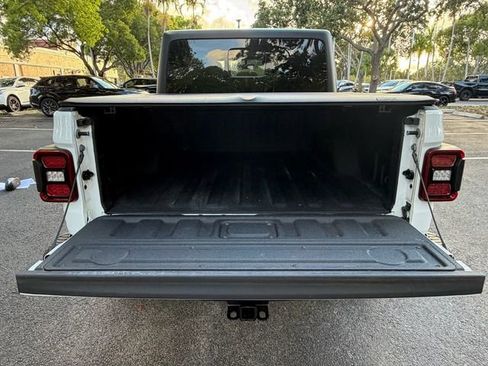 Used 2021 Jeep Gladiator Rubicon AWD/4WD image 13