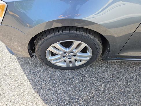 Used 2018 Volkswagen Jetta S FWD image 2