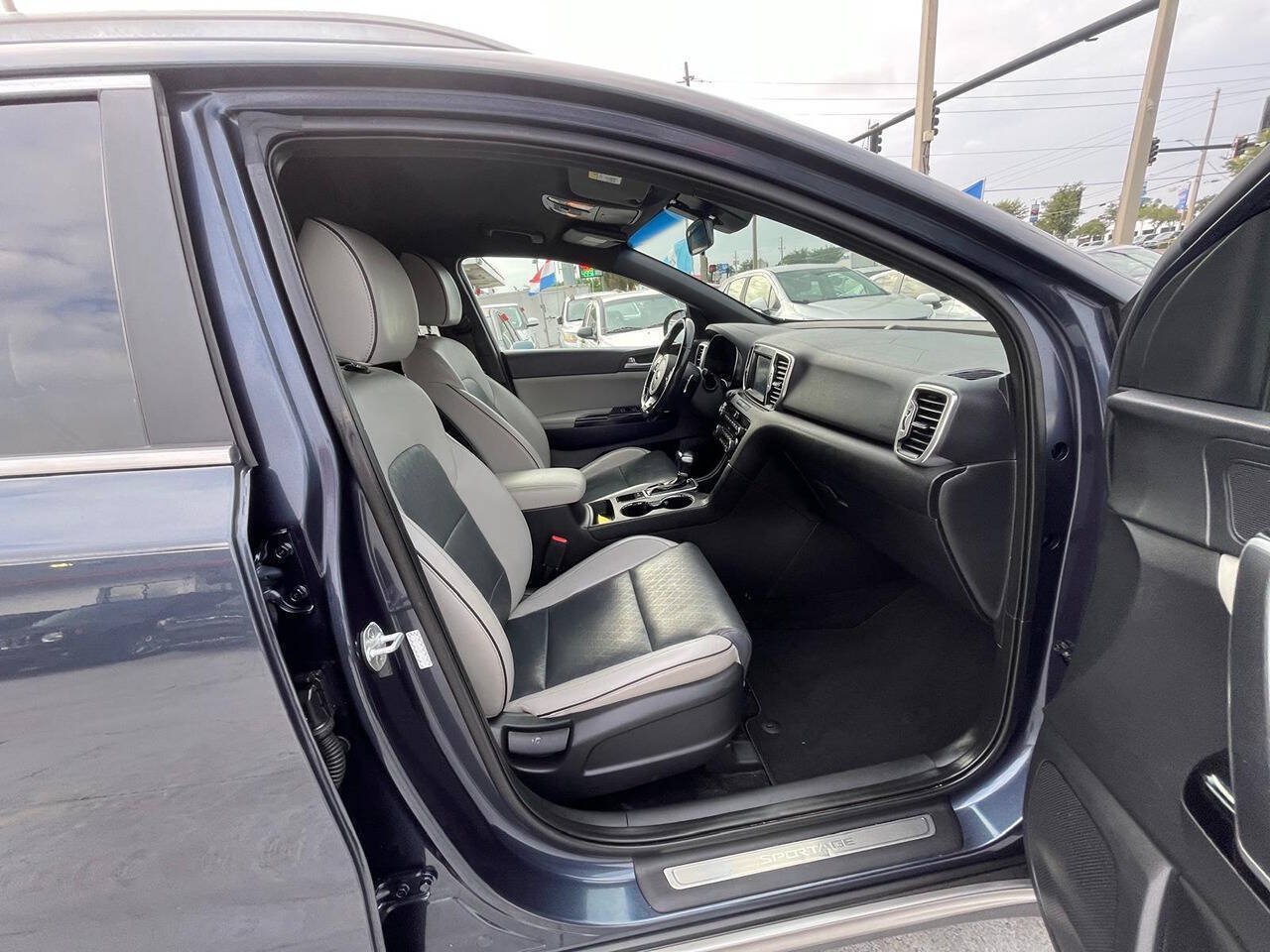 Used 2019 Kia Sportage EX w/ EX Sport Appearance Package FWD image 17